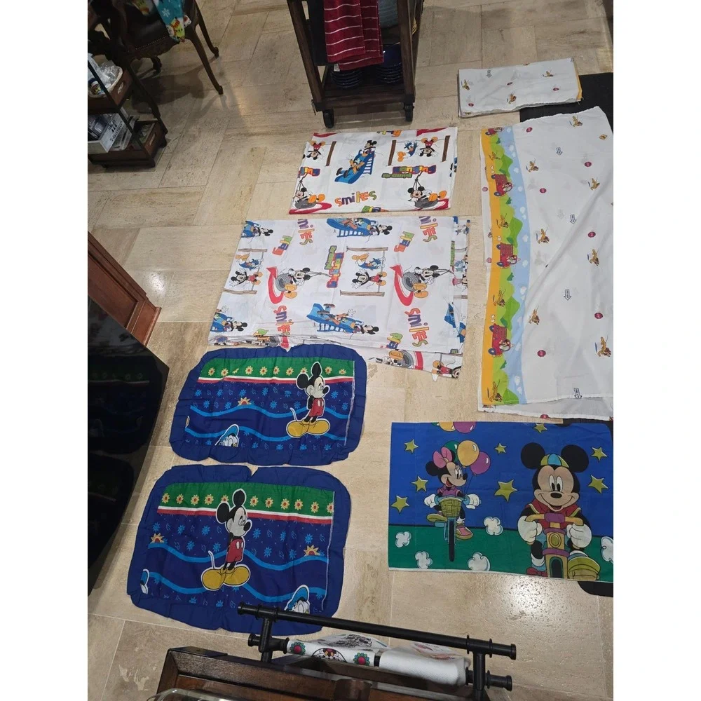 7 pc Set Disney Mickey Mouse Clubhouse Hanging Around Fitted Flat Pillowcases‎